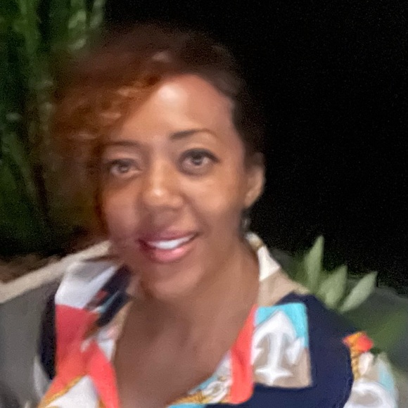 Meet your Posher, Shadé - Picture 1 of 1